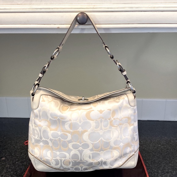 COACH Chelsea Optic Collection Signature tote in ivory, creams & beige.  #10143 - Picture 3 of 16
